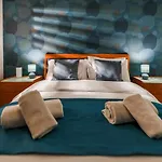 Modern 3br W/terrace, Close To Malta Airport - *
