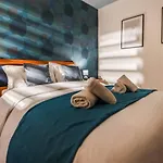 Modern 3br W/terrace, Close To Malta Airport - Apartmán Luqa