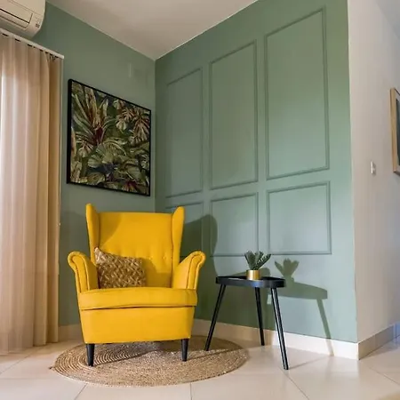 Daire Modern 3br W/terrace, Close To Malta Airport - *