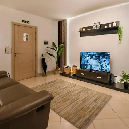 Modern 3br W/terrace, Close To Malta Airport - * Luqa