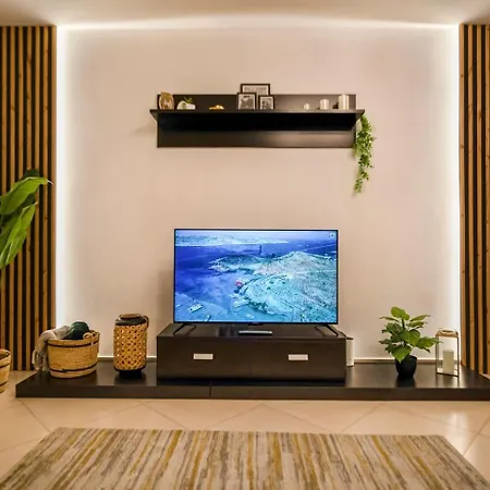 Modern 3br W/terrace, Close To Malta Airport - Apartment