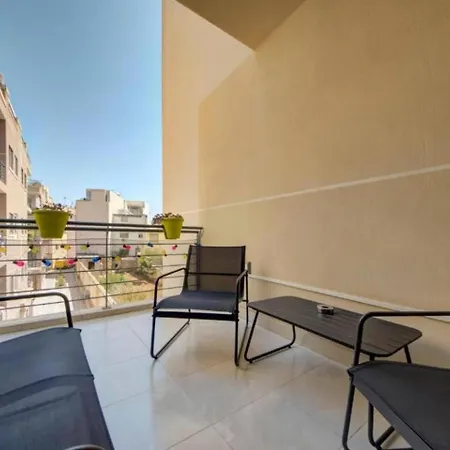 Modern 3br W/terrace, Close To Malta Airport - Daire *