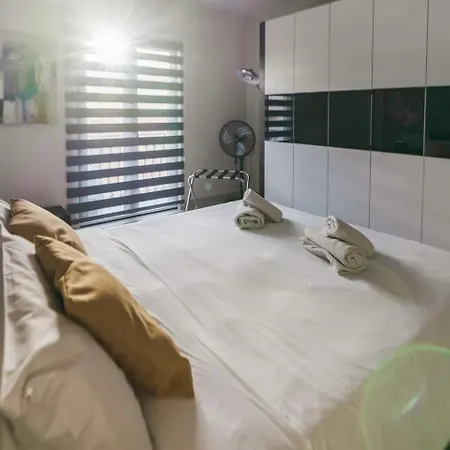 Modern 3br W/terrace, Close To Malta Airport - *