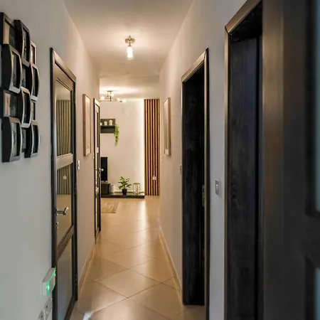 Daire Modern 3br W/terrace, Close To Malta Airport - Luqa